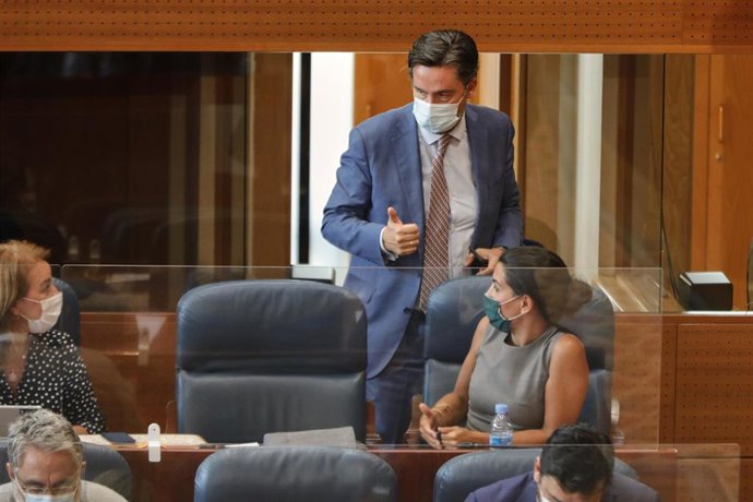 La portavoz de Vox en la Asamblea de Madrid, Rocío Monasterio (arriba, derecha), durante la segunda jornada del Pleno del Debate del Estado de la Región en Madrid (España), a 15 de septiembre de 2020. En esta segunda sesión participarán los grupos parla