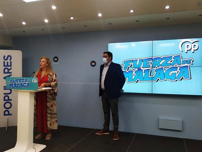 Carolina España (PP) y Rafael Amor (ATA) en rueda de prensa sobre autónomos