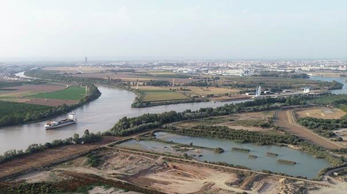 Sevilla.-Puertos.-El puerto encuadra su proyecto premiado por la Junta en su vis
