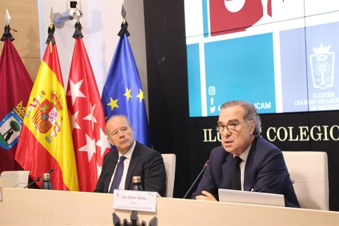 José María Alonso, presidente del ICAM, junto al ministro de Justicia, Juan Carlos Campo