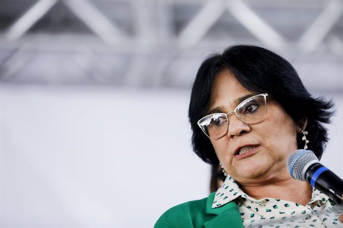 Brasil.- La ministra de Familia de Brasil defiende la cesárea para la niña de 10