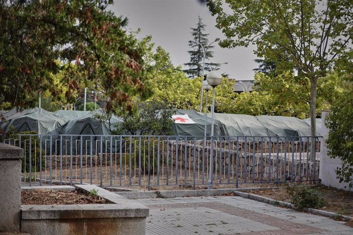 Zona del hospital de campaña instalado en el aparcamiento del Hospital Central de la Defensa Gómez Ulla, en Madrid