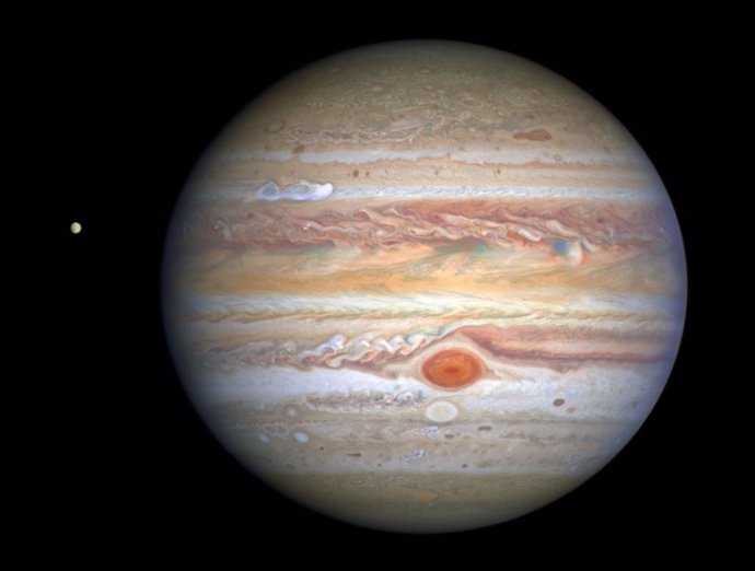 Parte meteorológico de Júpiter ofrecido por el telescopio Hubble