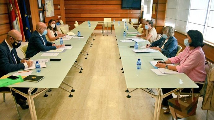 La Consejería de Agricultura y la CHD acuerdan mantener reuniones trimestrales p