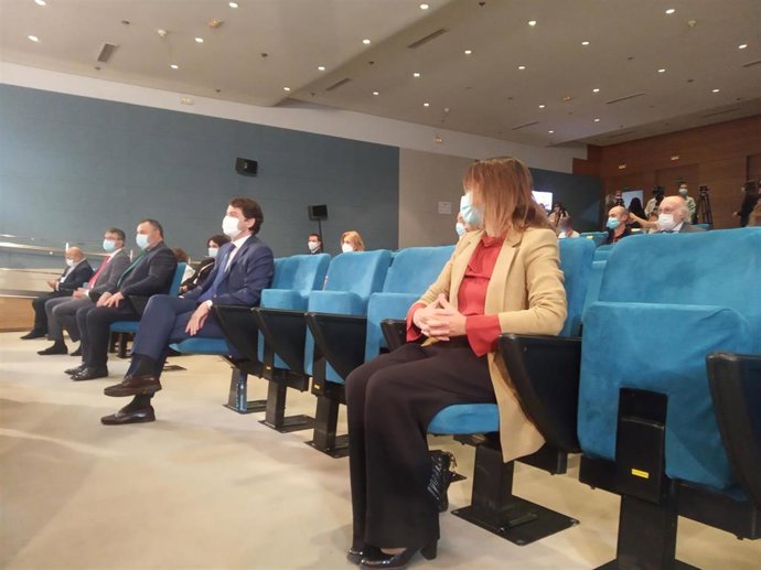 Lucas (1D9 y Fernández Mañueco en el acto  de inauguración del curso 2020-21.