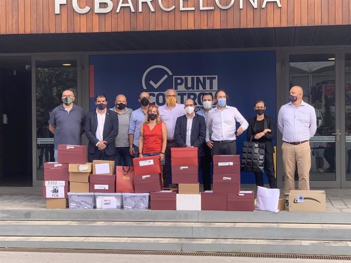 Los promotores de la moción de censura al presidente del FC Barcelona, Josep Maria Bartomeu, y su Junta Directiva, entregan las firmas necesarias para emprender el voto de censura