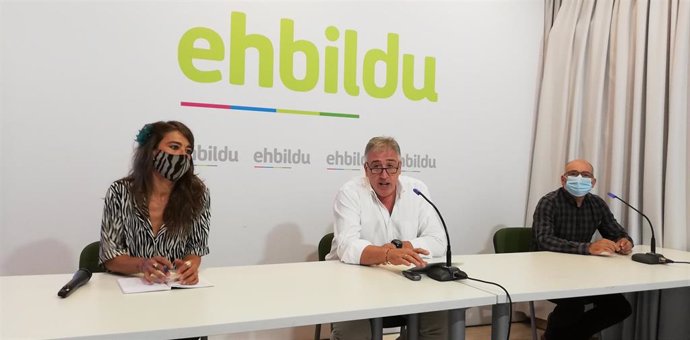 Maider Beloki, Joseba Asiron y Joxe Abaurrea, concejales de EH Bildu en el Ayuntamiento de Pamplona