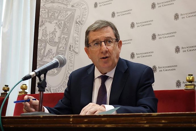El concejal de Economía del Ayuntamiento de Granada, Luis González.