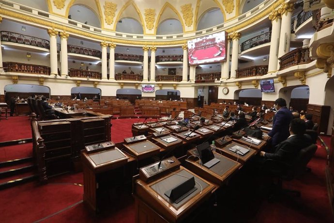 Perú.- Vizcarra se ausenta de la moción parlamentaria que puede cesarle como pre