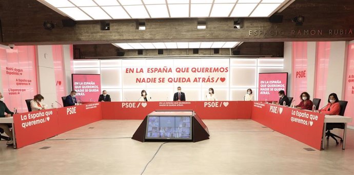 El presidente del Gobierno y secretario general del PSOE, Pedro Sánchez, preside la reunión de la Comisión Ejecutiva Federal del PSOE el 31 de agosto
