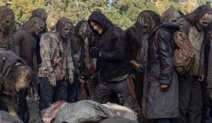 The Walking Dead: Daryl se prepara para acabar con los Susurradores en las nuevas fotos del 10x16