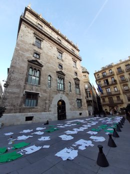 Protesta dels MIR enfront del Palau de la Generalitat