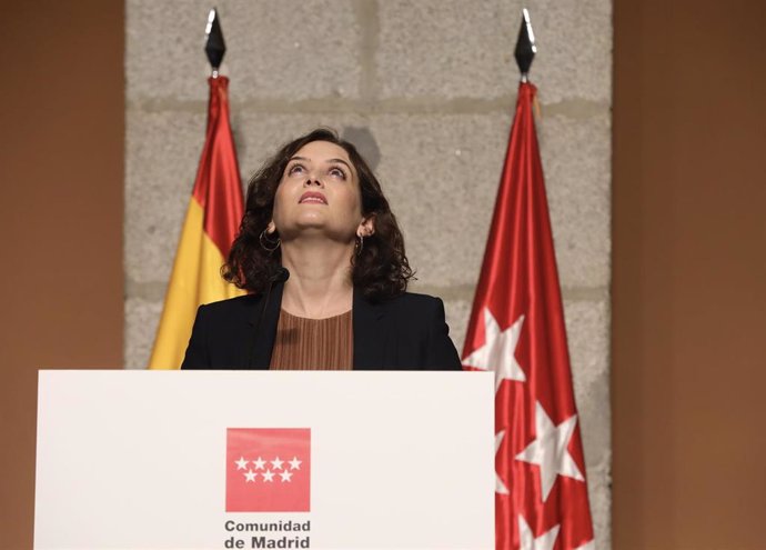 La presidenta de la Comunidad de Madrid, Isabel Díaz Ayuso, durante su comparecencia en rueda de prensa para detallar las nuevas medidas en la región ante el COVID-19, en la Real Casa de Correos, Madrid (España), a 18 de septiembre de 2020.