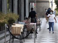 Los bares y restaurantes de las 37 zonas con movilidad restringida tendrán que cerrar a las 22 horas
