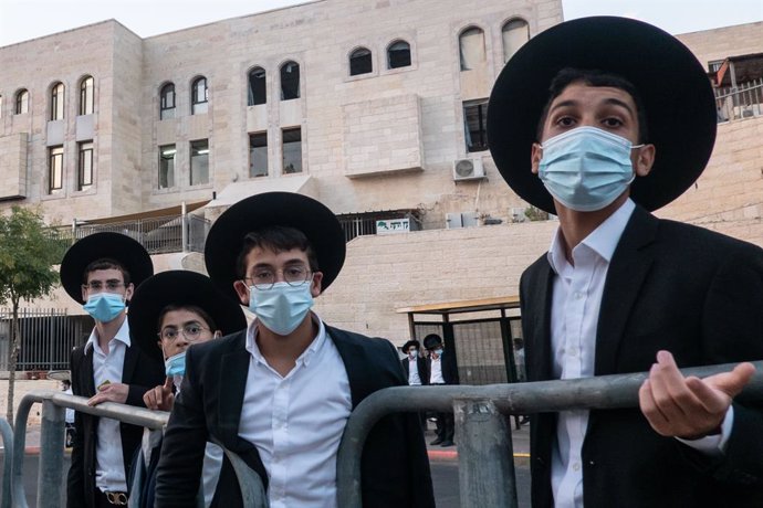 Coronavirus.- Israel pone en marcha su segundo confinamiento a causa del aumento