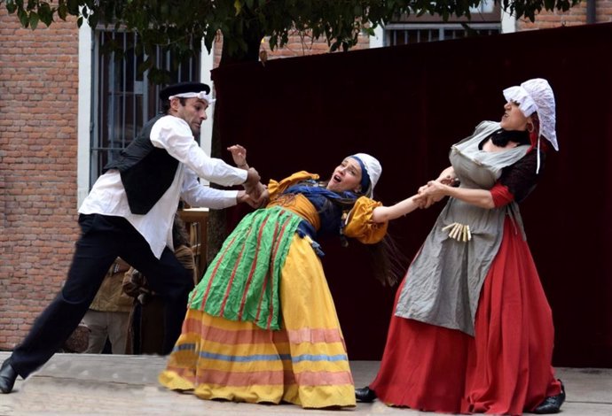 El Ayuntamiento dedicará representaciones a Miguel Delibes y Miguel de Cervantes durante la Feria del Libro.