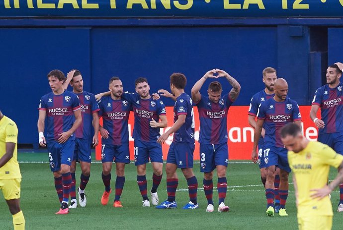 Fútbol.- El Huesca informa de dos nuevos positivos en su plantilla