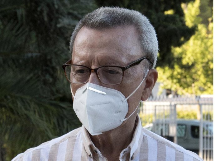 José Ortega Cano, viudo de Rocío Jurado, intenta mantenerse al margen de las polémicas familiares