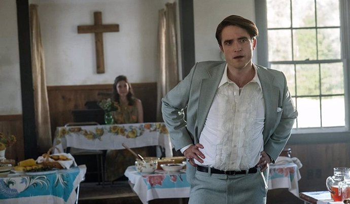 Robert Pattinson en El diablo a todas horas, el thriller de Netflix