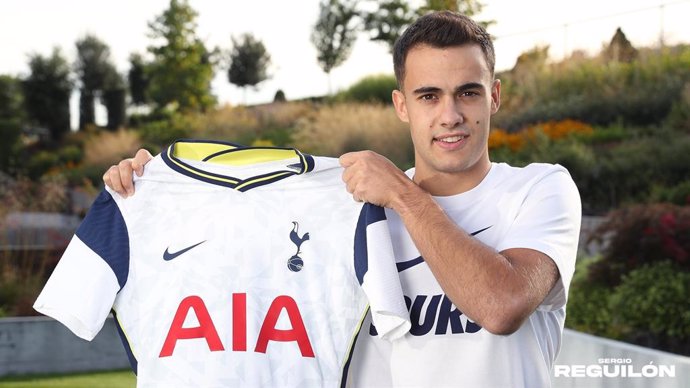 Fútbol.- Sergio Reguilón, nuevo jugador del Tottenham