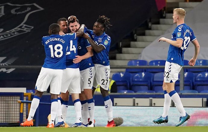 16 September 2020, England, Liverpool: Everton's Michael Keane (3rd L) celebrates with his team-mates during the English Carabao Cup second round soccer match between Everton and Salford City at Goodison Park. Photo: Jon Super/PA Wire/dpa