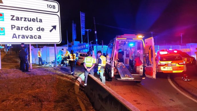 Herido grave un joven de 26 años tras salirse de la vía y chocar contra un muro en la A-6