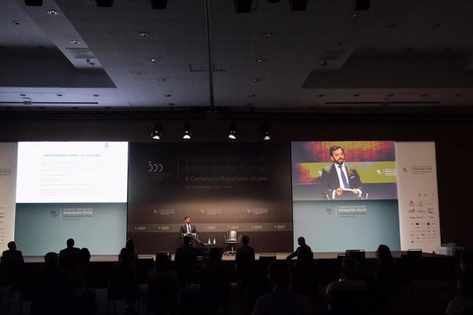 El viceconsejero de Turismo, Regeneración, Justicia y Administración Local de la Junta de Andalucía, Manuel Cardenete, en el I Congreso Internacional de Innovación Social Magallanes-Elcano que se celebra en Sevilla.