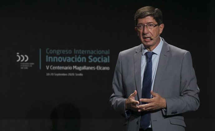 El vicepresidente de la Junta de Andalucía y consejero de Turismo, Regeneración, Justicia y Administración Local, Juan Marín, en su intervención en el Congreso Internacional de Innovación Social V Centenario Magallanes-Elcano.
