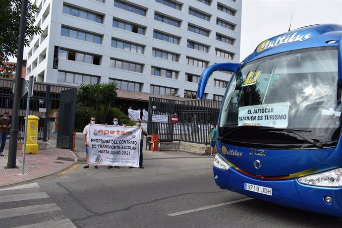 El sector del transporte público protesta por los concursos de rutas de transporte escolar