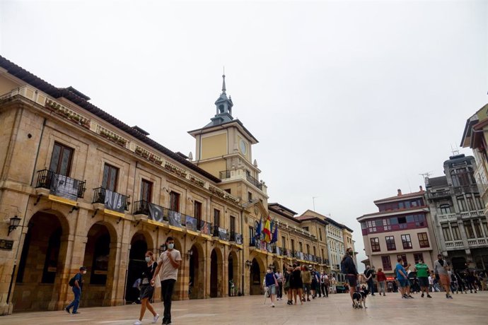 Ayuntamiento de  Oviedo durante el verano de la pandamia del covid 19. Oviedo a 25 de agosto del 2020