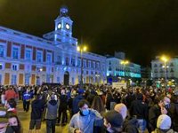 Sindicatos, partidos de izquierda y asociaciones se manifestarán el domingo contra las medidas "inútiles" de Ayuso
