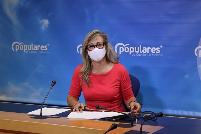 Portavoz del PP en las Cortes, Lola Merino, en rueda de prensa.