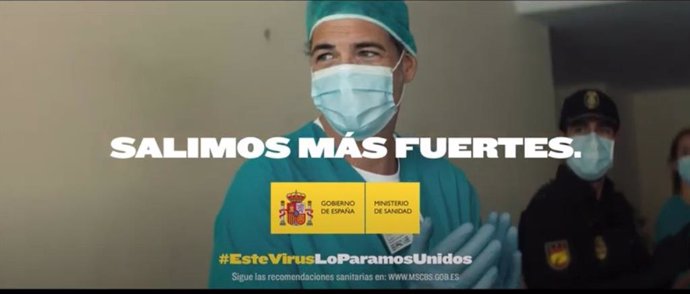 Imagen del vídeo de la campaña institucional "Salimos más fuertes", difundido por el Gobierno de España y el Ministerio de Sanidad durante la crisis del coronavirus.