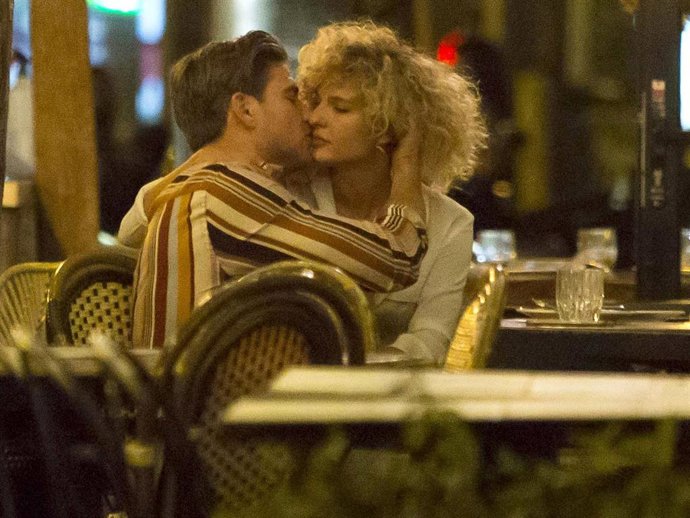 La hermana de Mario Casas está enamorada de Adrián Pedraja, actor de "El secreto de Puente Viejo"