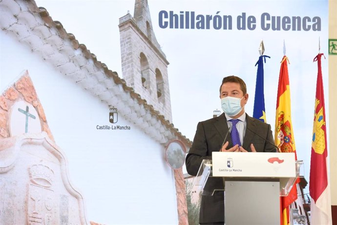 El presidente de Castilla-La Mancha, Emiliano García-Page, en Chillarón.