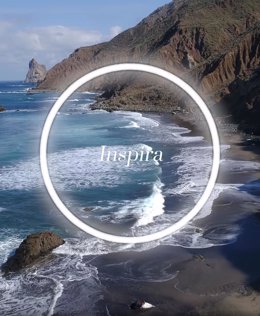 Imagen de la campaña de Turismo Canarias con la playa de Benijo de fondo