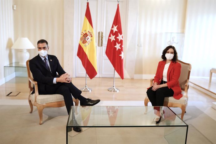 El cap del Govern espanyol i la presidenta de la Comunitat de Madrid, Isabel Díaz Ayuso. Madrid (Espanya), 21 de setembre del 2020.