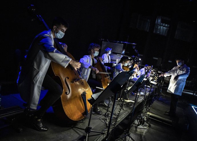 Uno de los espectáculo de Ensems