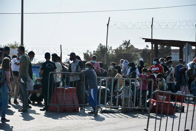 Traslado de migrantes al nuevo campamento en Lesbos