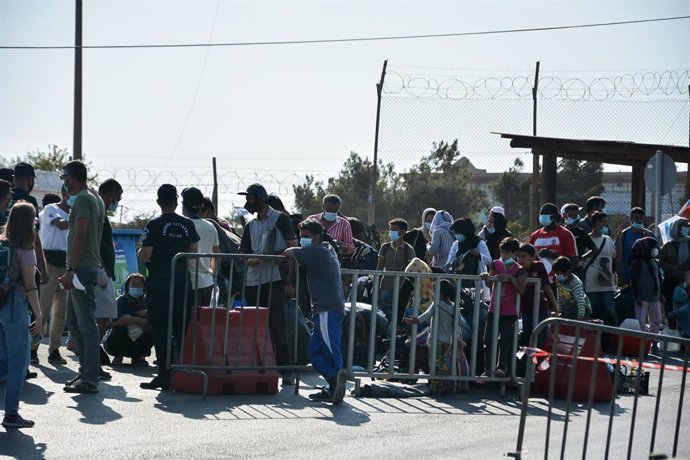 Grecia.- Más de 240 migrantes dan positivo por coronavirus tras la destrucción d