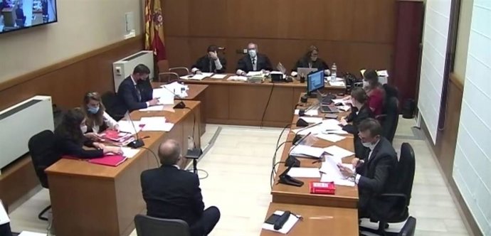 El exconseller Felip Puig testifica en la Audiencia de Barcelona en el juicio por presunta revelación de secretos al expresidente del Cesicat Carles Flamerich y el exresponsable cel centro Xavier Pandero. En Barcelona, el 21 de septiembre de 2020.