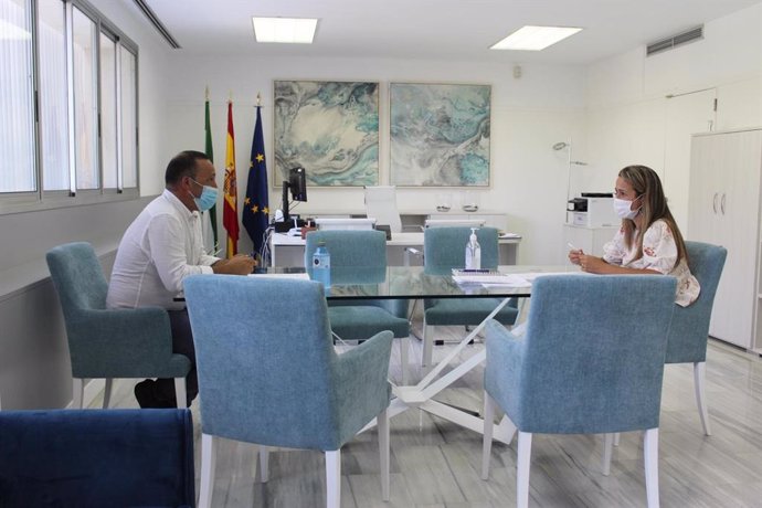 Reunión entre la Junta y el Ayuntamiento de San Silvestre de Guzmán (Huelva).