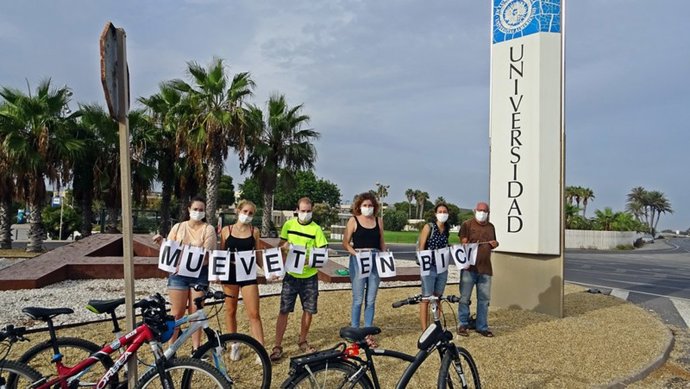 Greenpeace advierte de que usar el coche para evitar el contagio es un riesgo "mucho peor" que el virus