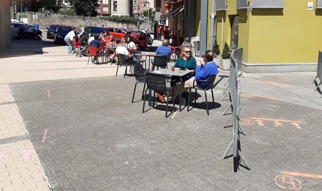 Terrazas en aceras en Astillero y Guarnizo