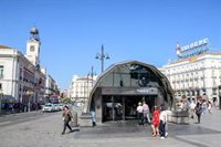 Almeida pide a madrileños salir de casa "lo imprescindible" y dice que se tomarán las medidas que se tengan que adoptar