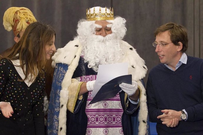 Almeida recibe a los Reyes Magos en el Ayuntamiento. Imagen de archivo. 3 de enero de 2020.