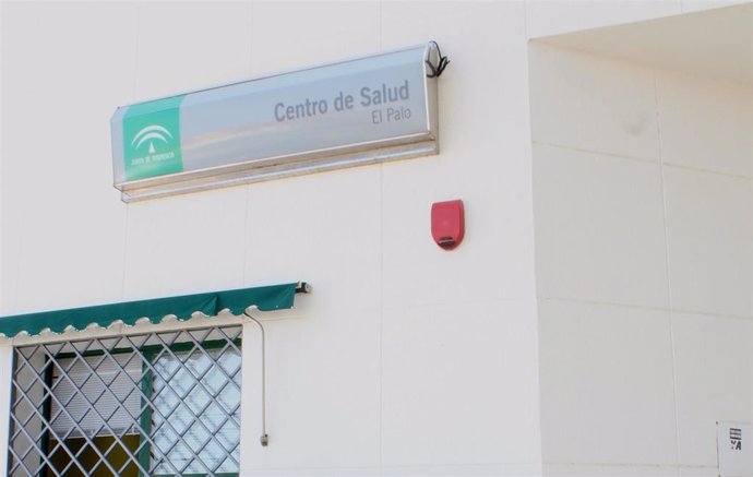 Fachada del centro de salud de El Palo, en  Málaga capital