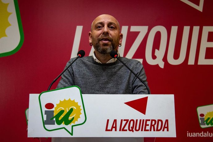 El portavoz de la Dirección Colegiada de IU Andalucía, Ernesto Alba