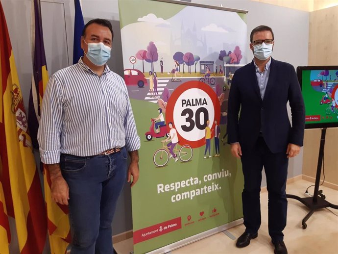 El alcalde de Palma, Jose Hila, con el concejal de Movilidad Sostenible, Francesc Dalmau.