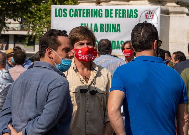 Manifestación convocada por la Asociación de Hosteleros y la federación Andalucía de Noche en defensa de la hostelería y el ocio nocturno. Sevilla, 22 de septiembre 2020